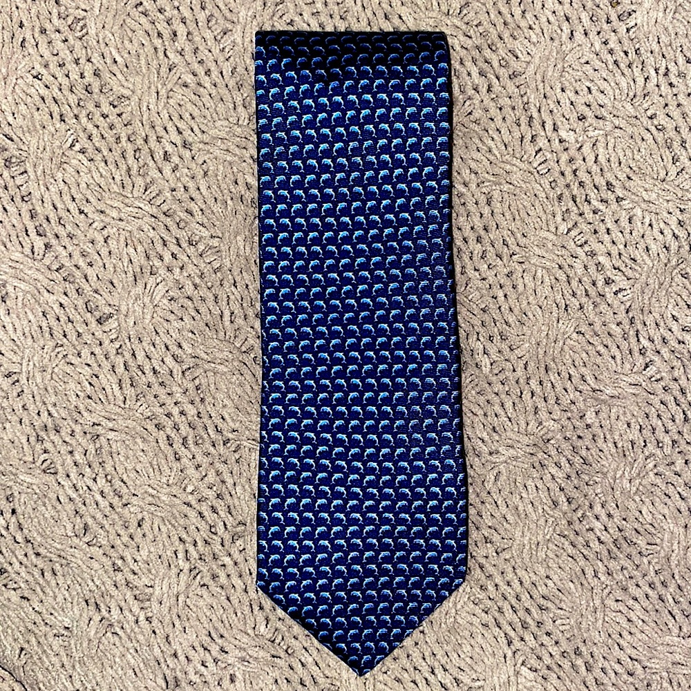 SAKS FIFTH AVE NAVY DOLPHIN PRINTED TIE